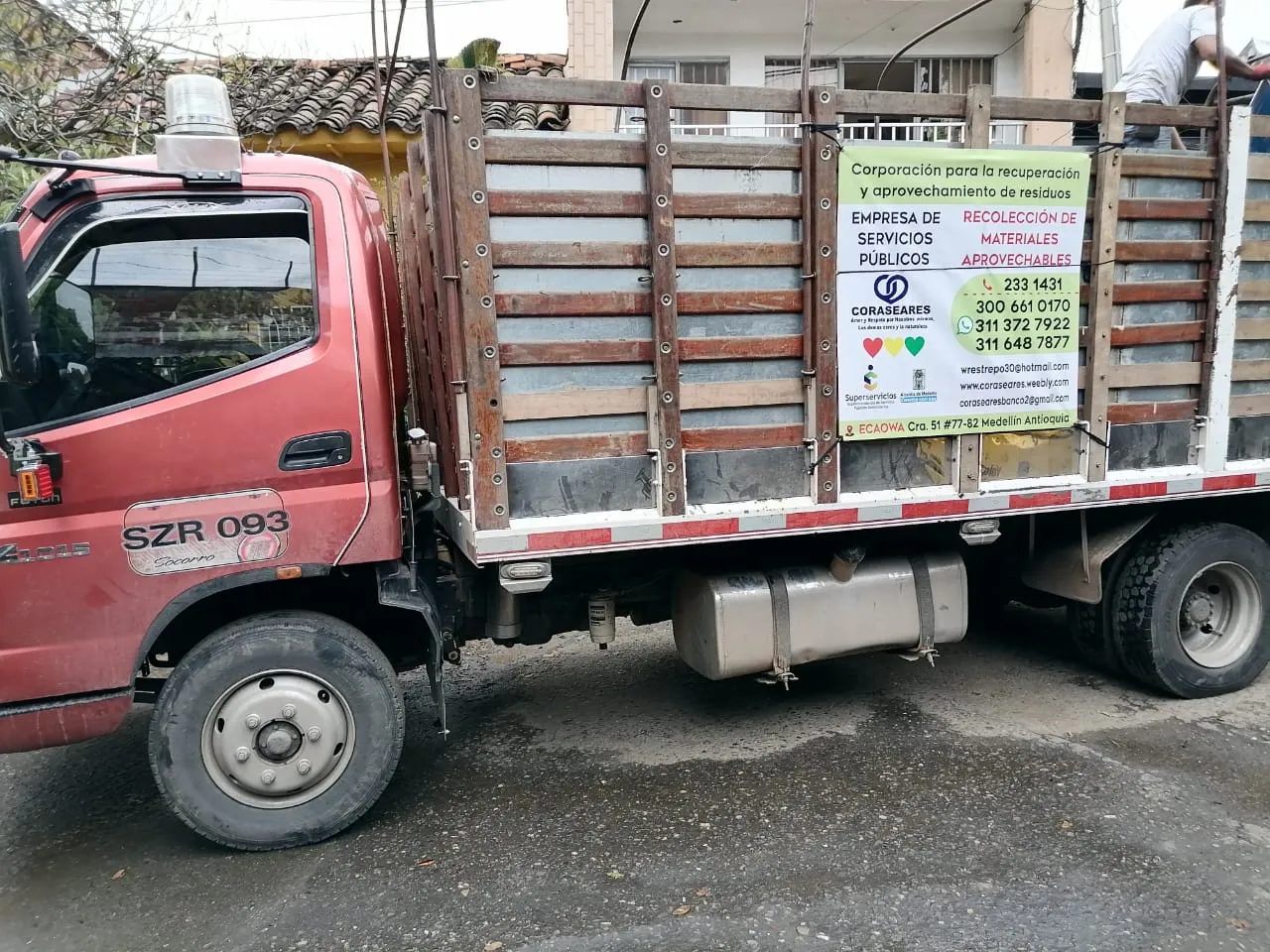 Camión de recolección de materiales aprovechables de CORASEARES