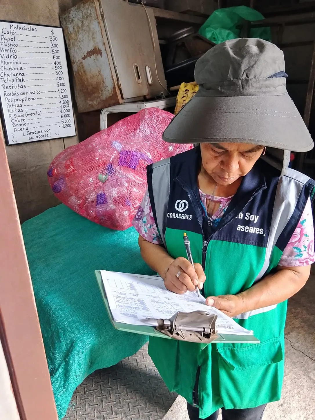 Registro de material en la zona de pesaje de una estación de clasificación